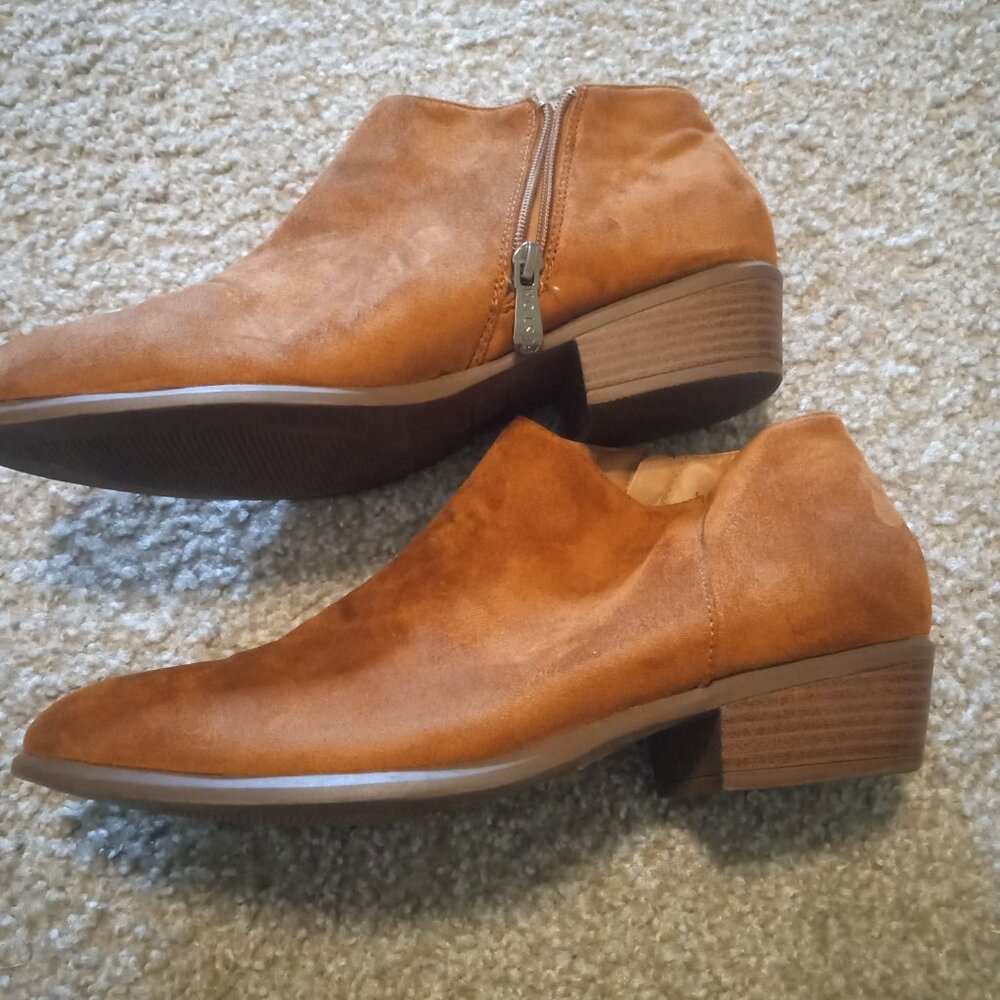 Women's size 11 beston brown booties